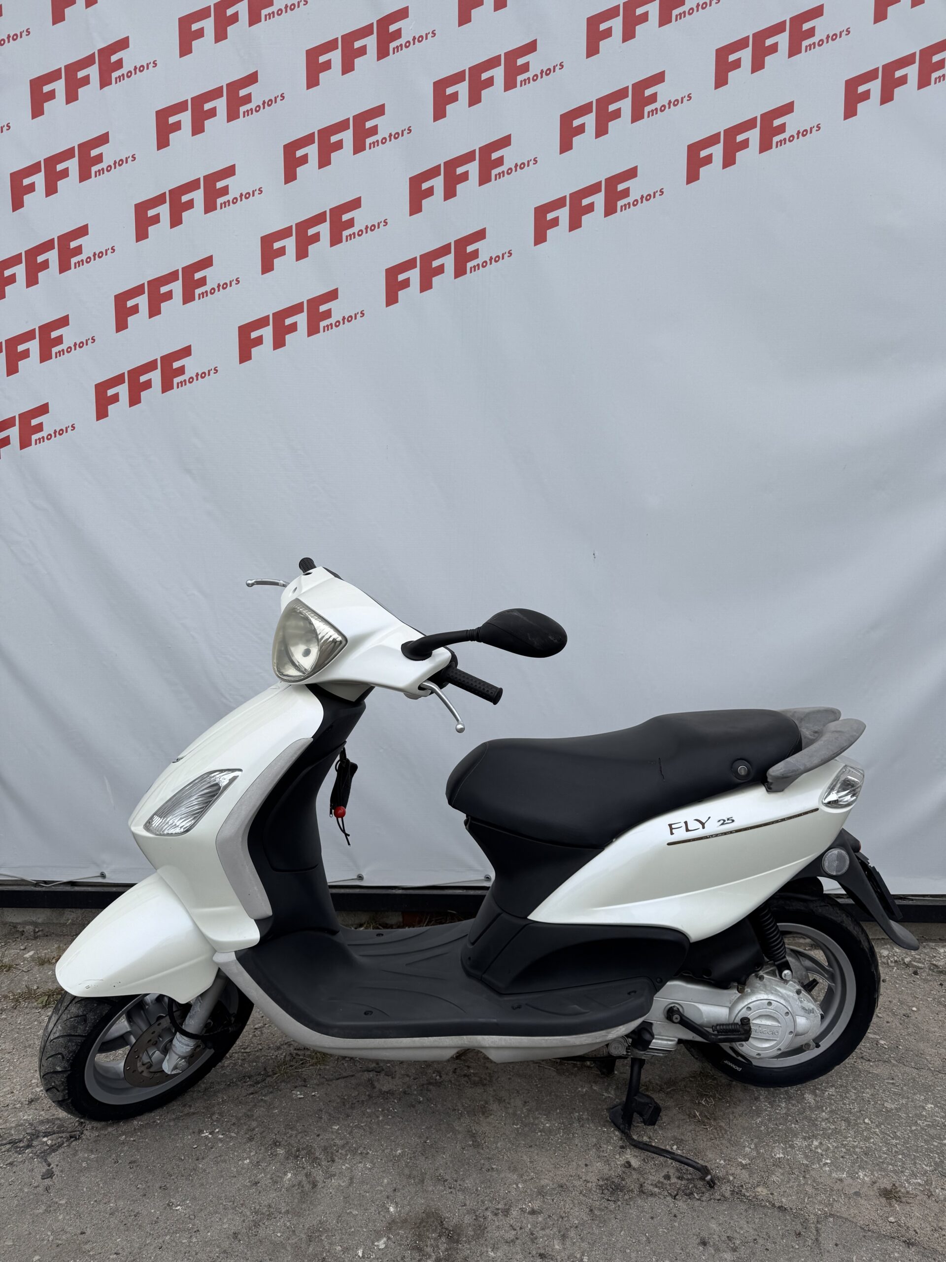 Second image of PIAGGIO FLY50