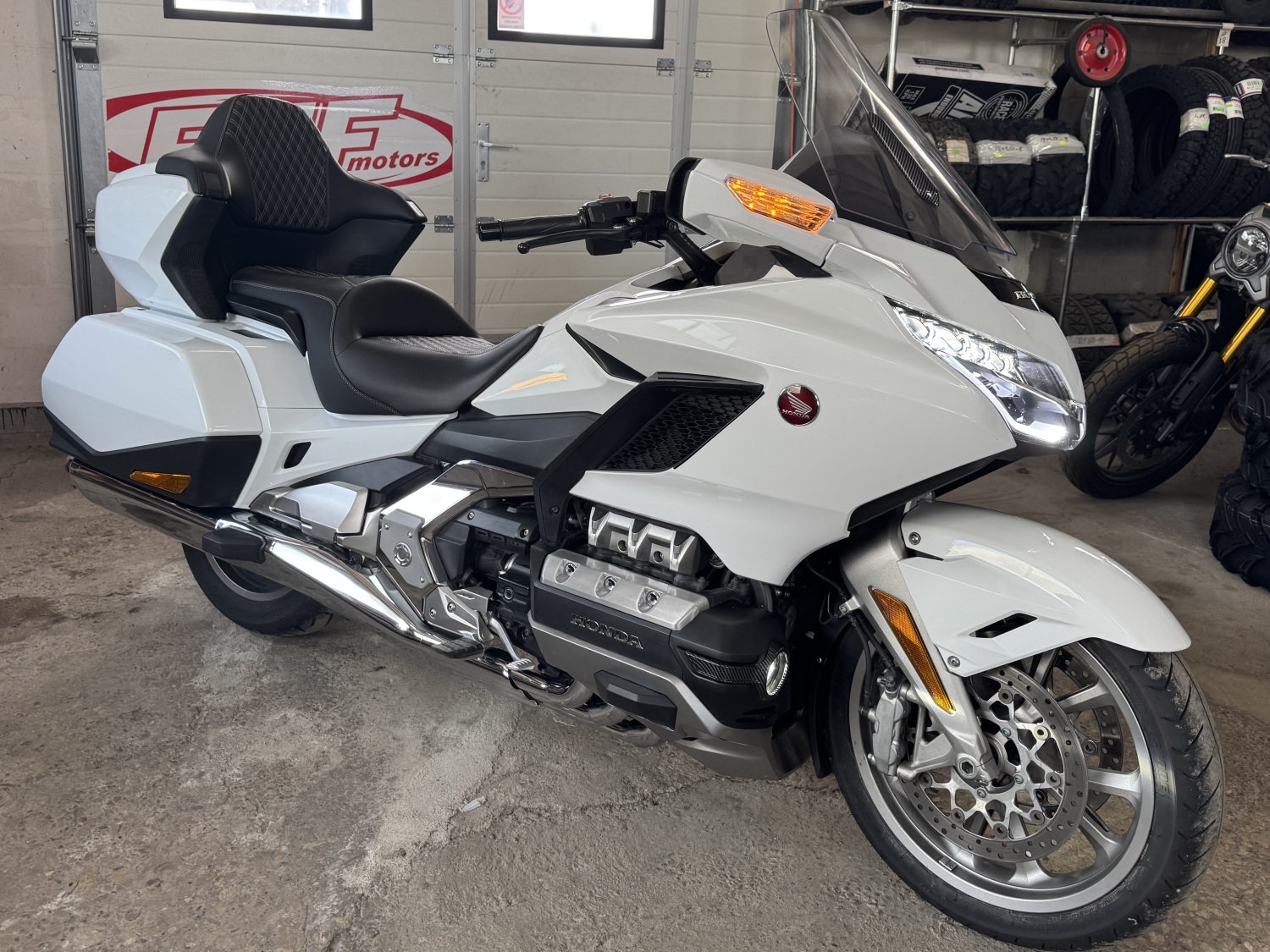 HONDA GOLDWING