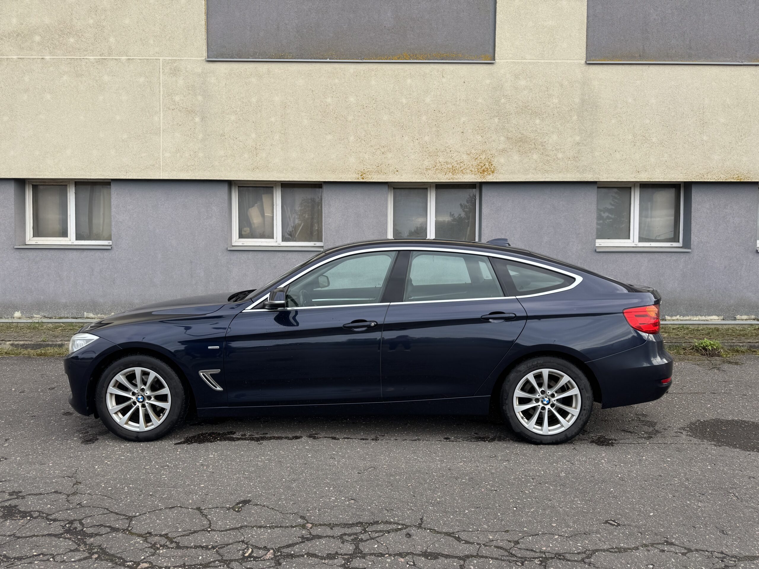 Second image of BMW 318D
