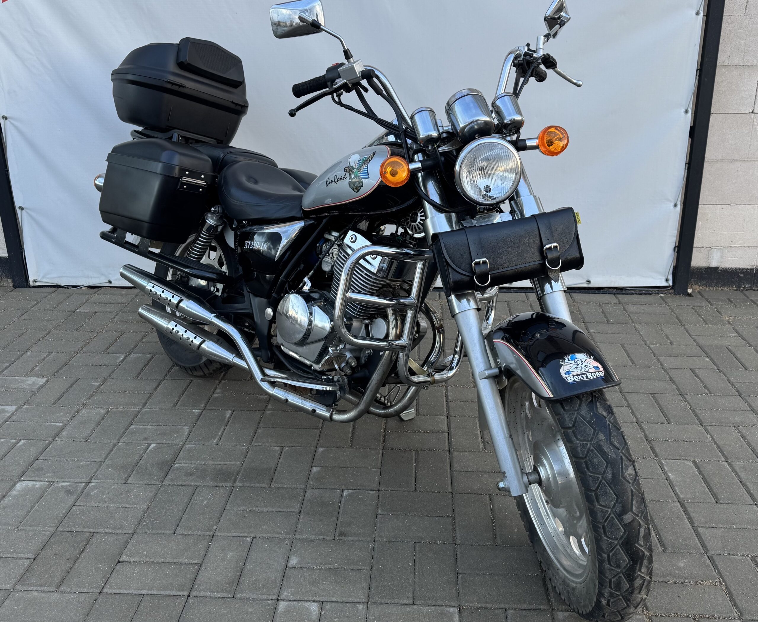 Second image of KINROAD BLACK CYCLONE